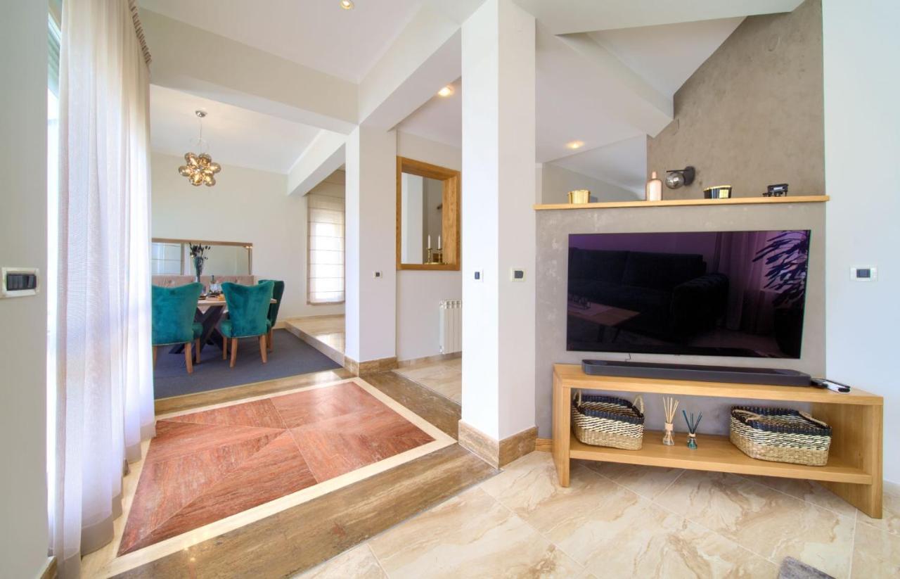 Villa Piano Pinezići エクステリア 写真